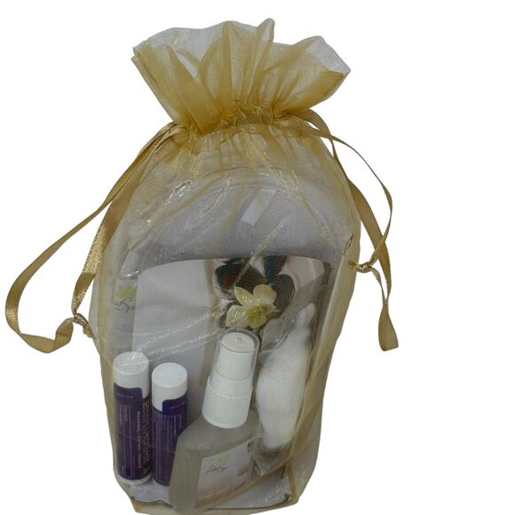 Princess Cruises Toiletry Set Of 7 Room Spray Sizzle Mitt Lip Balm Eye Gel Mask - Picture 3 of 16